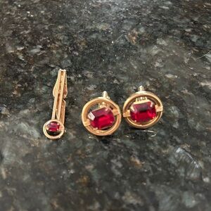 Vintage Swank set cuff links & tie tack gold tone W/red emerald shape stone